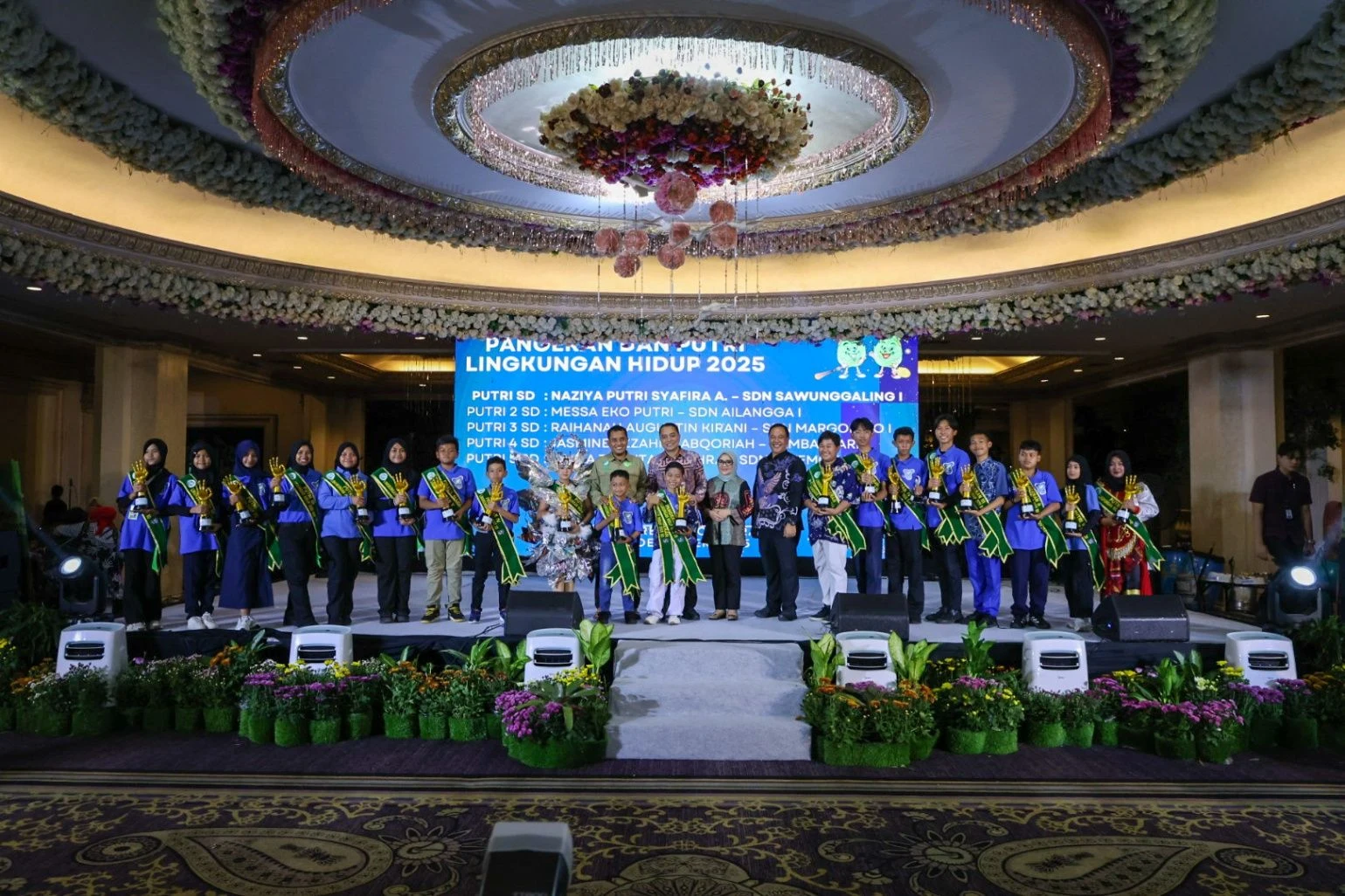 Foto lomba kebersihan lingkungan